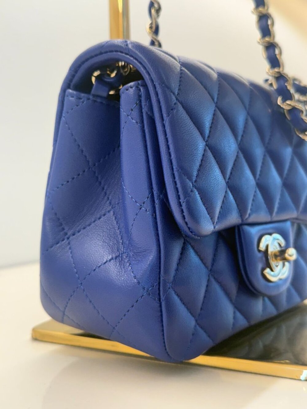 9073152CJ •(EH) Chanel Shoulder Bag Blue Leather - Picture 2 of 11